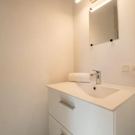 New Dahlia 17 With Parking By Interhome