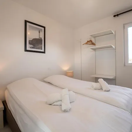 New Dahlia 17 With Parking By Interhome Ferienhaus *