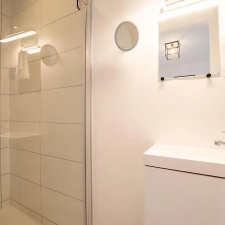 New Dahlia 17 With Parking By Interhome Ferienhaus *